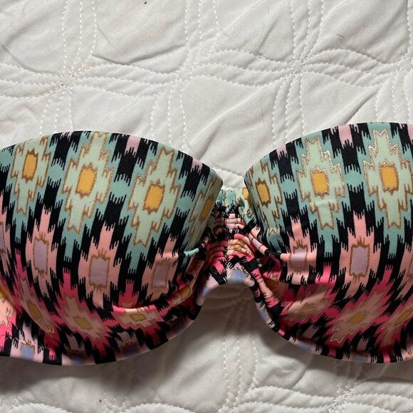 Victoria’s Secret Bikini Swim Top Size 32C - Picture 2 of 5